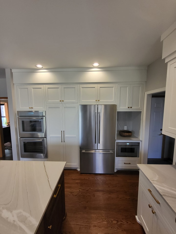 White Cabinet Kitchen - Photo 2