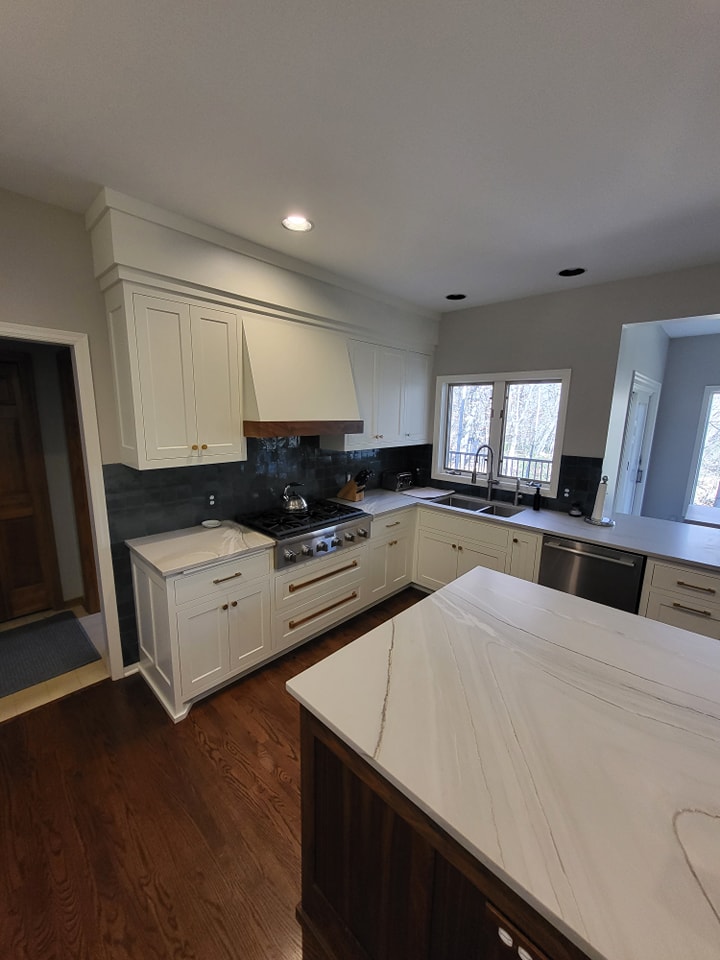 White Cabinet Kitchen - Photo 6