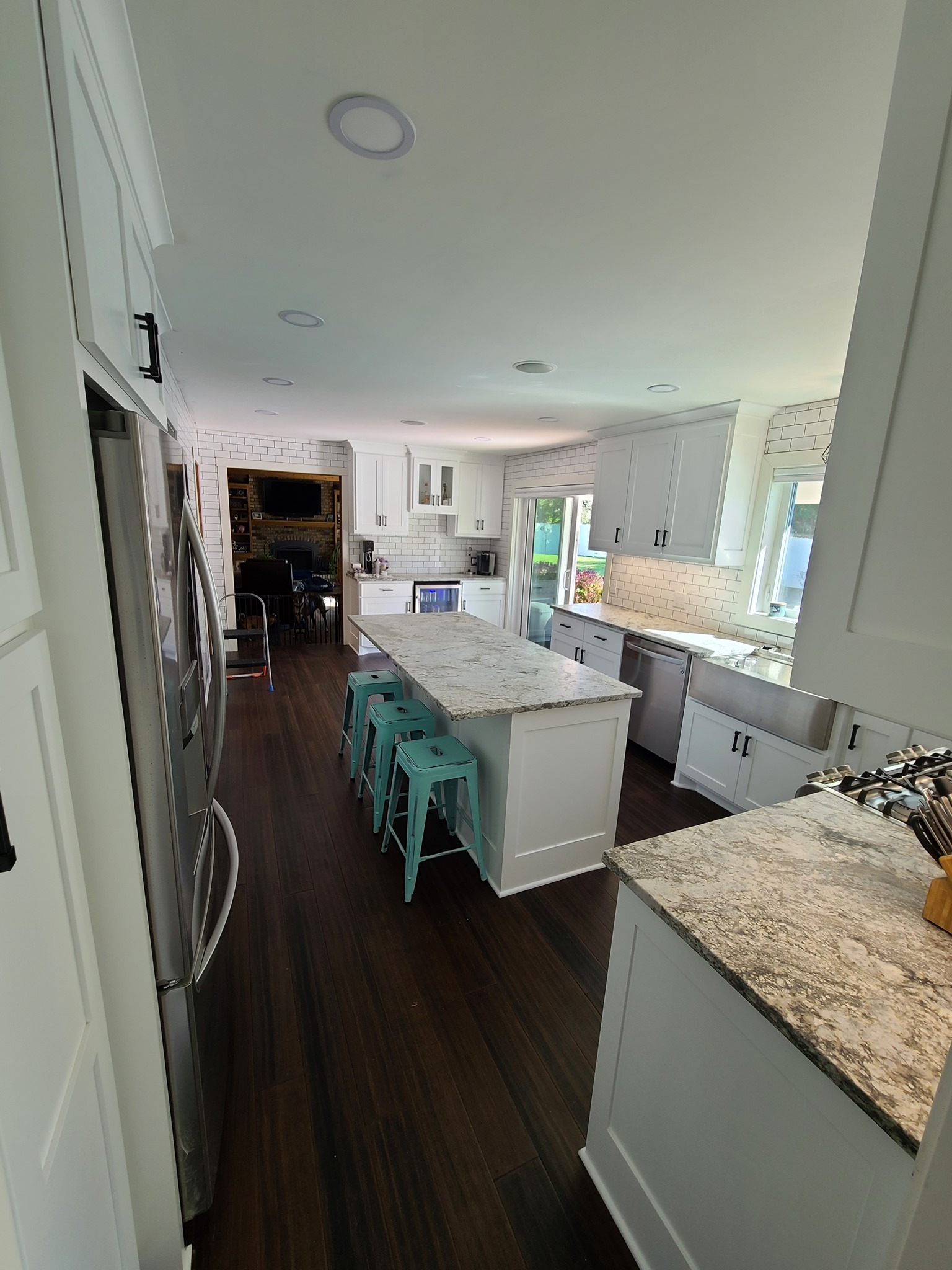 White Cabinets and Counter Tops - Photo 2